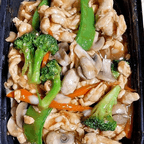 Best Moo Goo Gai Pan 蘑菇鸡片（晚餐） in Covington, LA